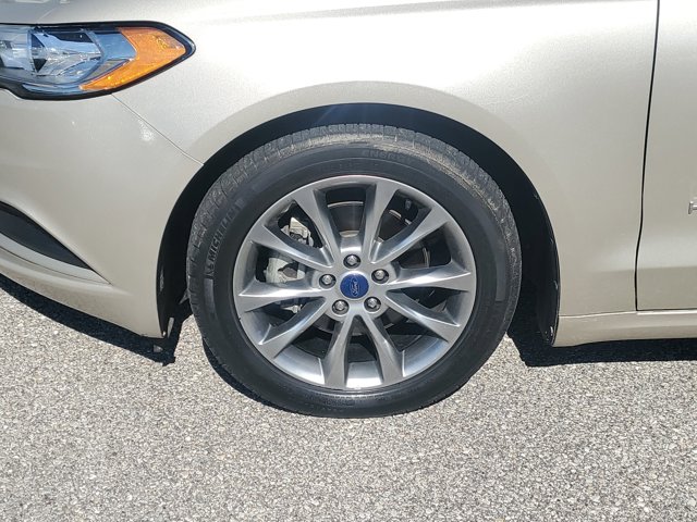 2017 Ford Fusion Hybrid S Image 11 of 31