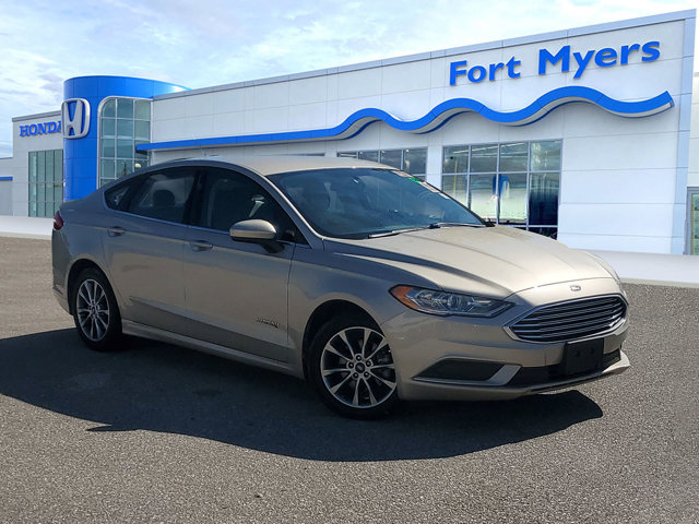 2017 Ford Fusion Hybrid S Image 2 of 31