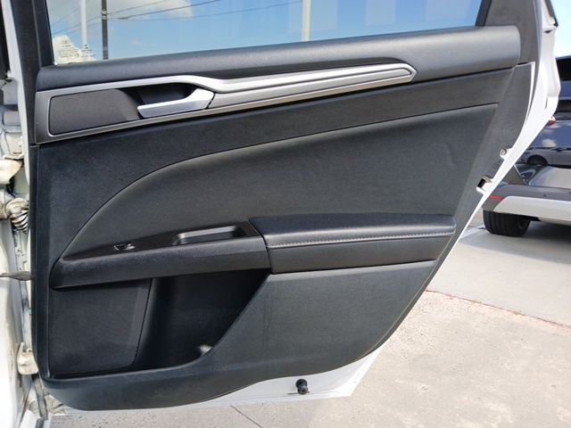 2017 Ford Fusion SE Image 20 of 27