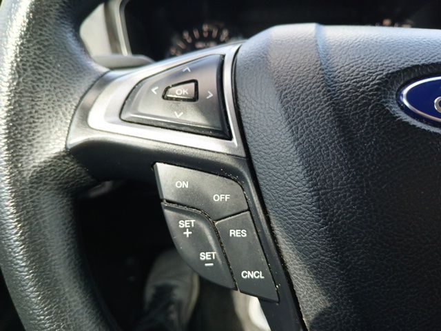 2017 Ford Fusion SE Image 25 of 27