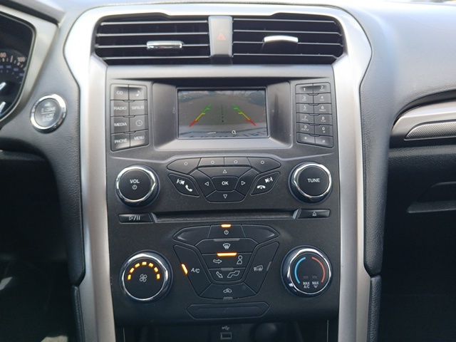 2017 Ford Fusion SE Image 16 of 27