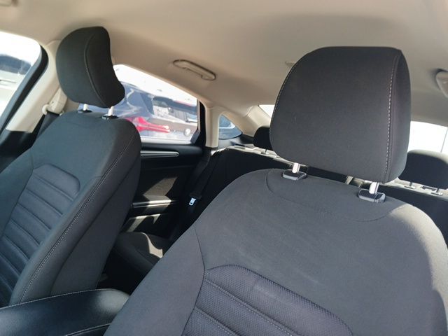 2017 Ford Fusion SE Image 11 of 27