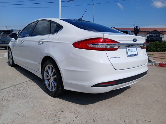 2017 Ford Fusion SE Image 5 of 27
