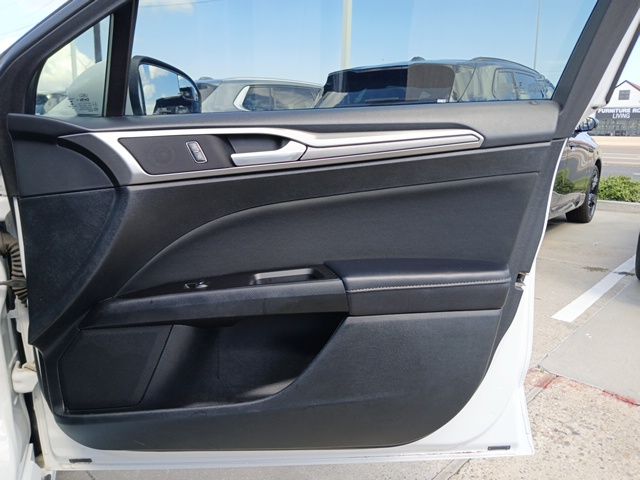 2017 Ford Fusion SE Image 19 of 27