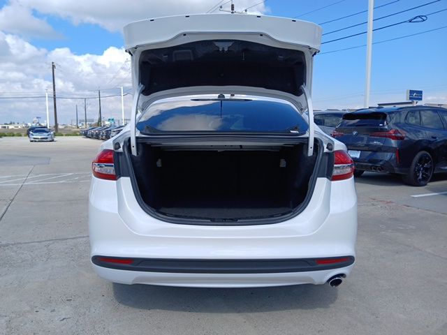 2017 Ford Fusion SE Image 8 of 27