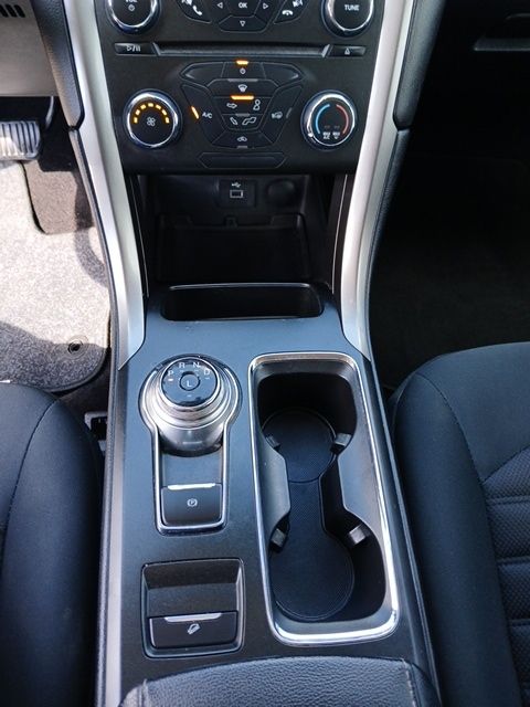 2017 Ford Fusion SE Image 17 of 27