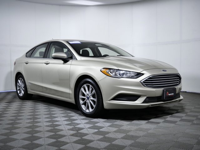 2017 Ford Fusion SE Image 1 of 27