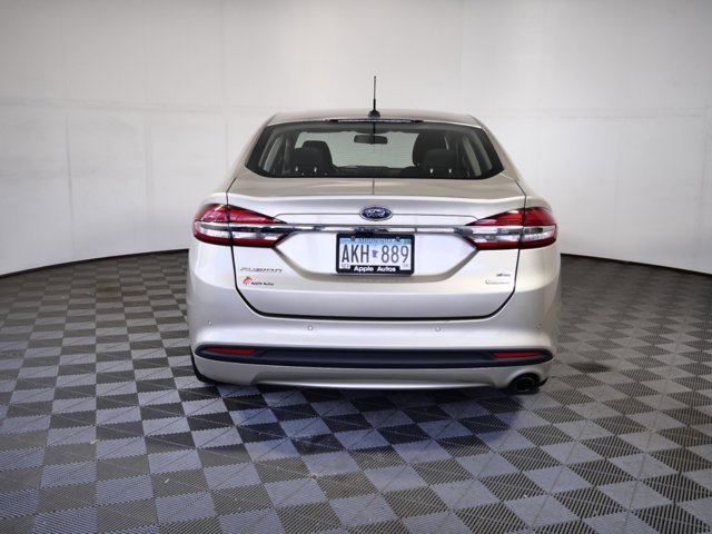 2017 Ford Fusion SE Image 7 of 27