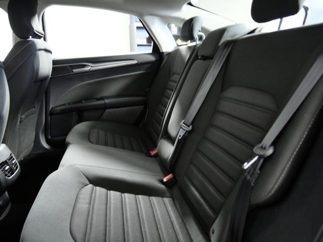 2017 Ford Fusion SE Image 15 of 27