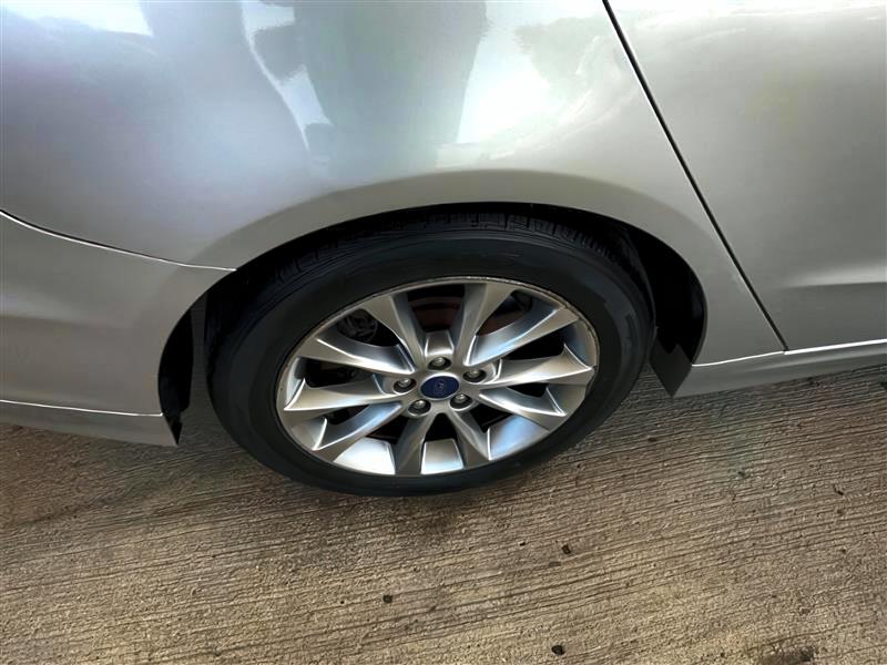 2017 Ford Fusion SE Image 21 of 48