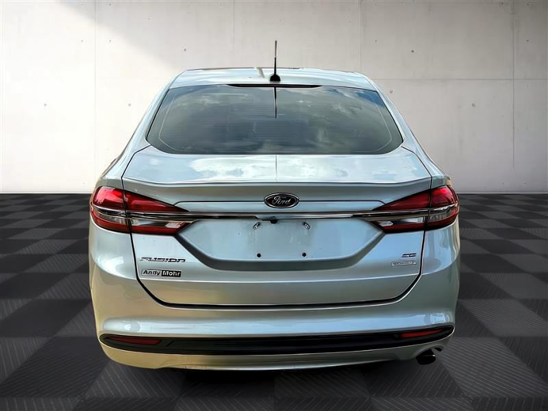 2017 Ford Fusion SE Image 9 of 48