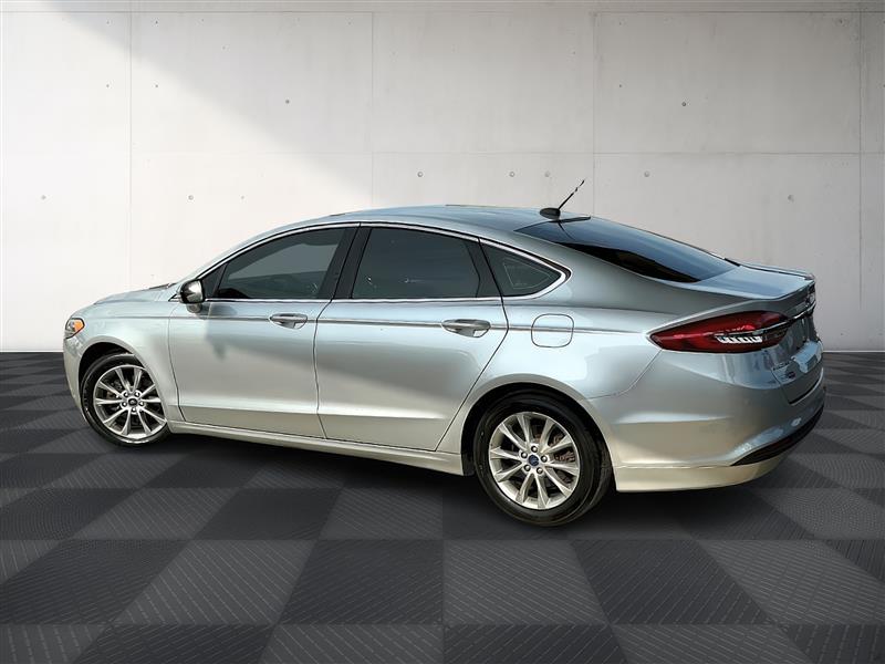 2017 Ford Fusion SE Image 11 of 48