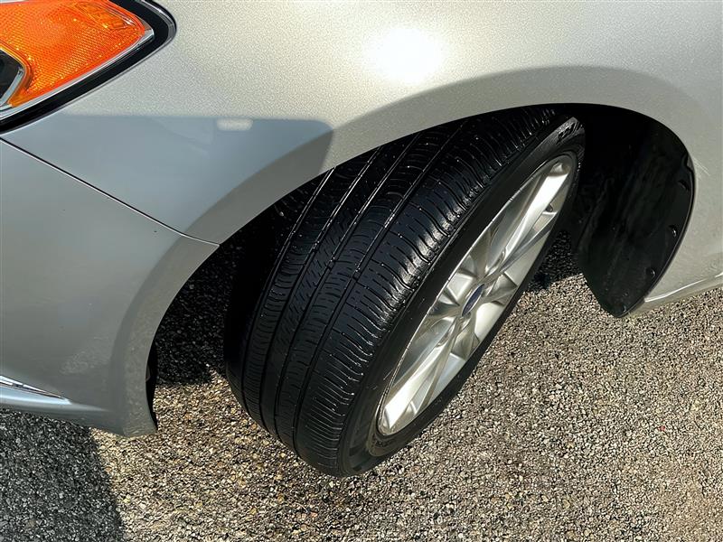 2017 Ford Fusion SE Image 23 of 48