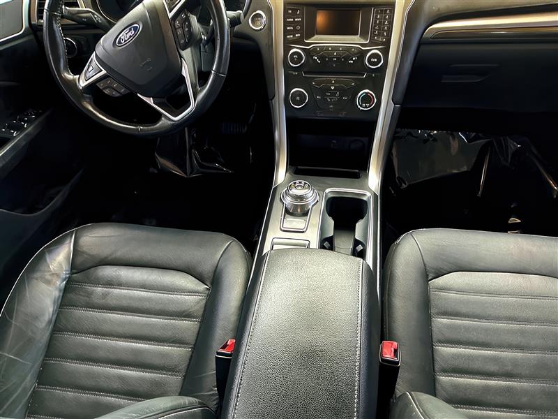 2017 Ford Fusion SE Image 34 of 48