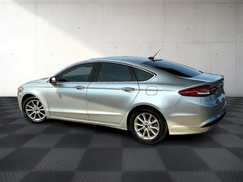 2017 Ford Fusion SE Image 12 of 48