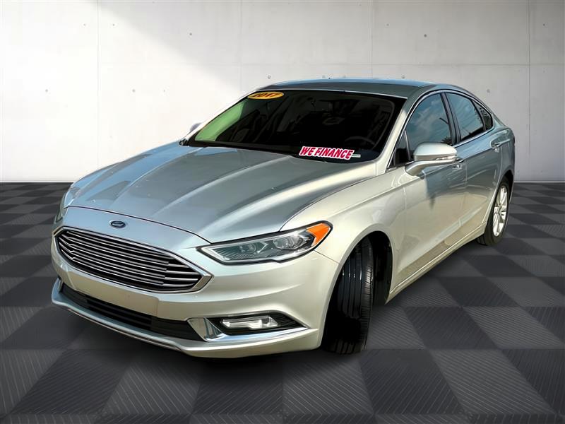 2017 Ford Fusion SE Image 2 of 48