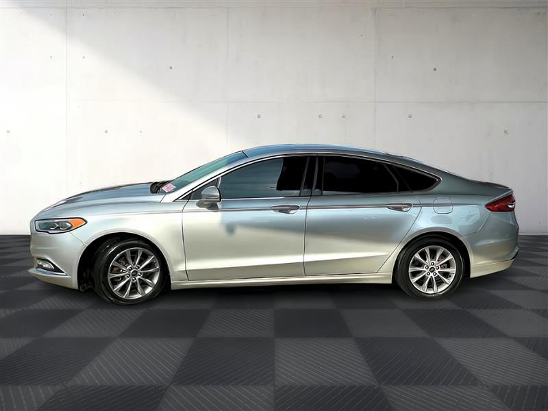 2017 Ford Fusion SE Image 16 of 48