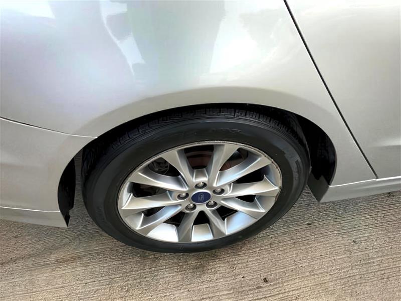 2017 Ford Fusion SE Image 20 of 48