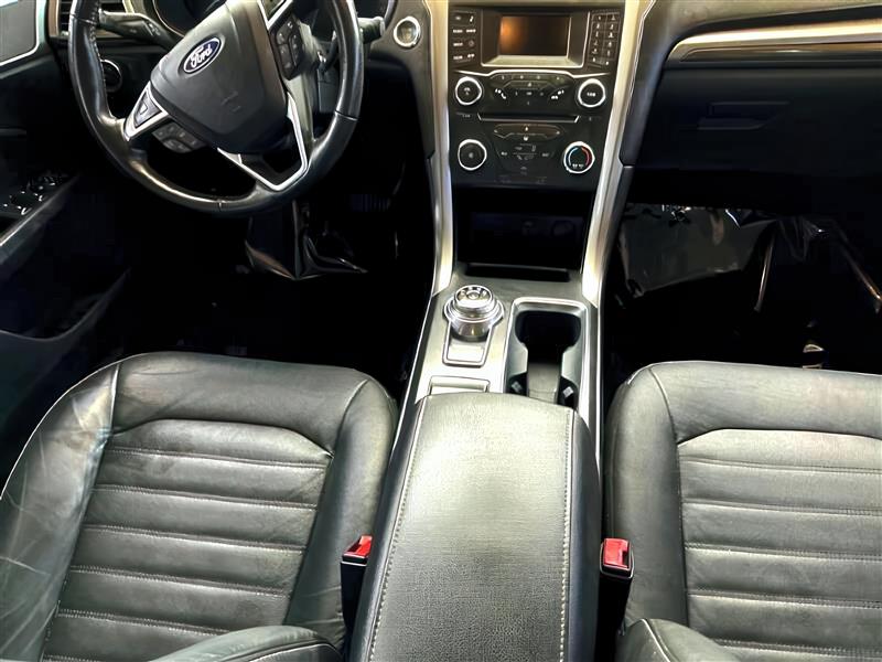 2017 Ford Fusion SE Image 33 of 48