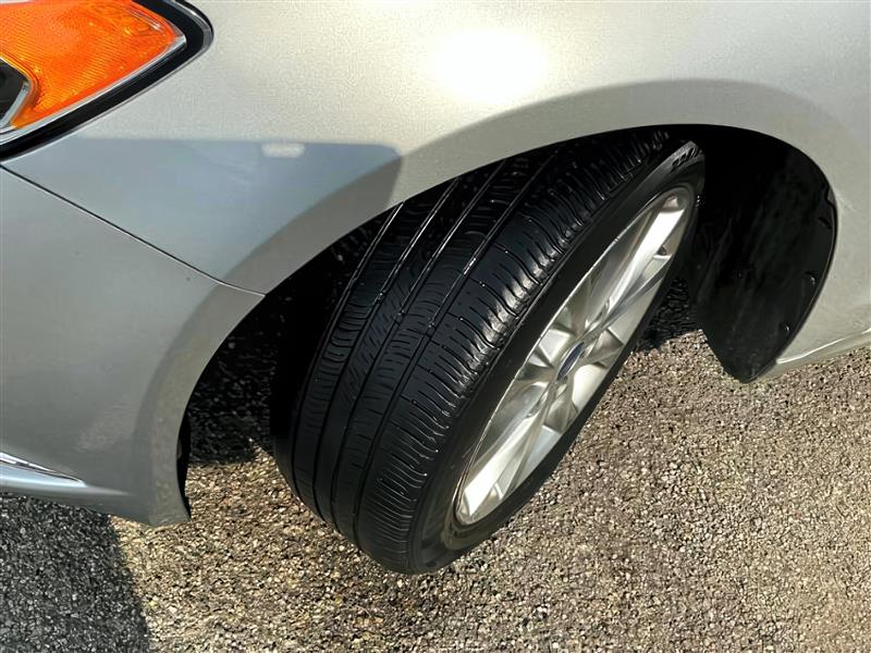 2017 Ford Fusion SE Image 24 of 48