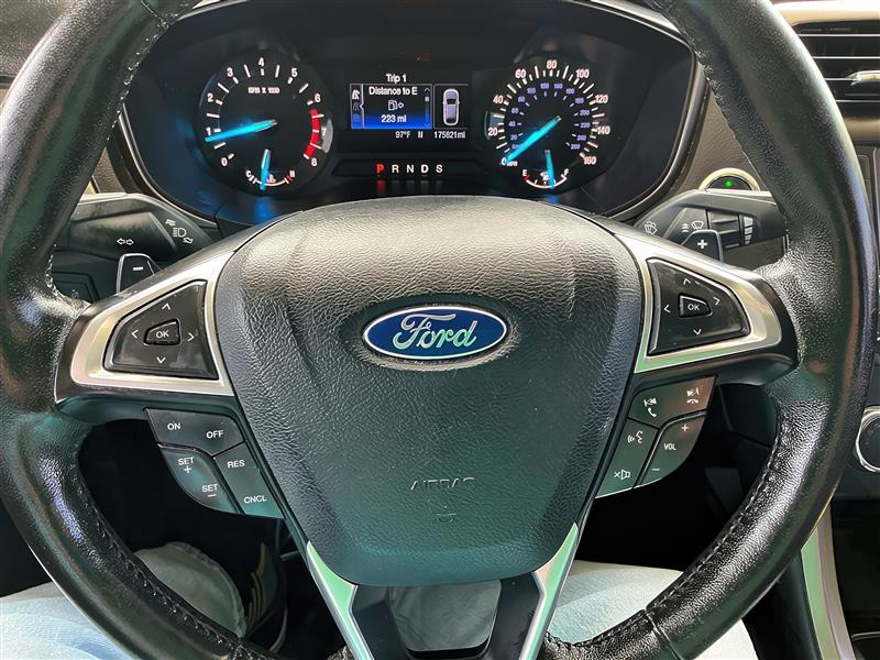 2017 Ford Fusion SE Image 32 of 48