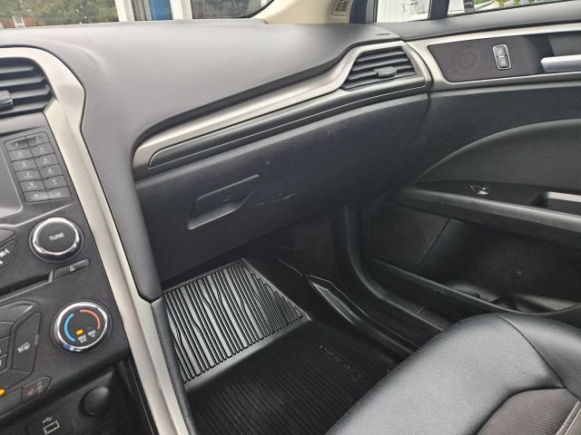 Vehicle image 37 of 49