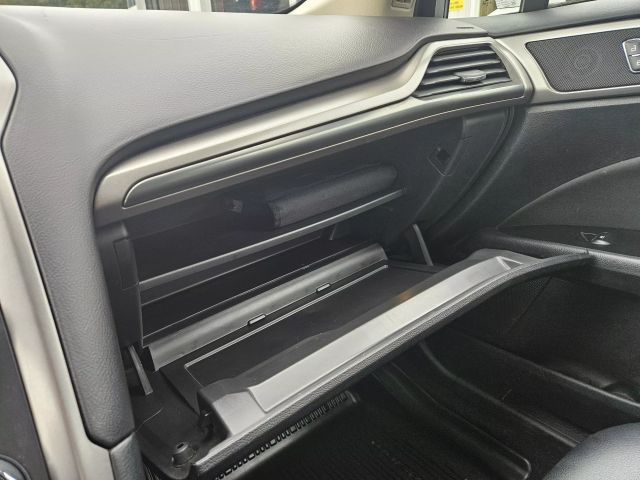 Vehicle image 38 of 49