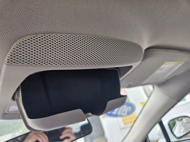 Vehicle image 40 of 49