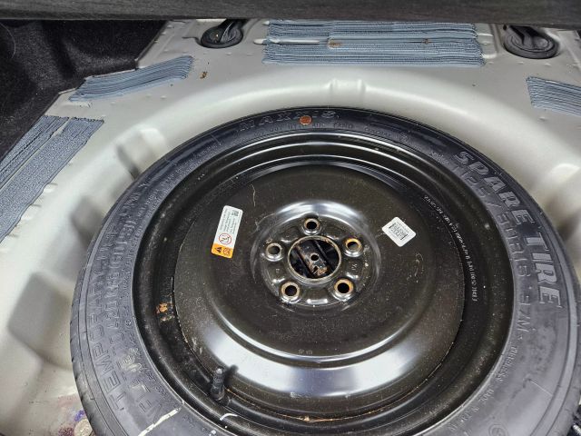 Vehicle image 18 of 49