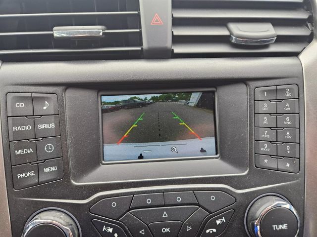 Vehicle image 33 of 49