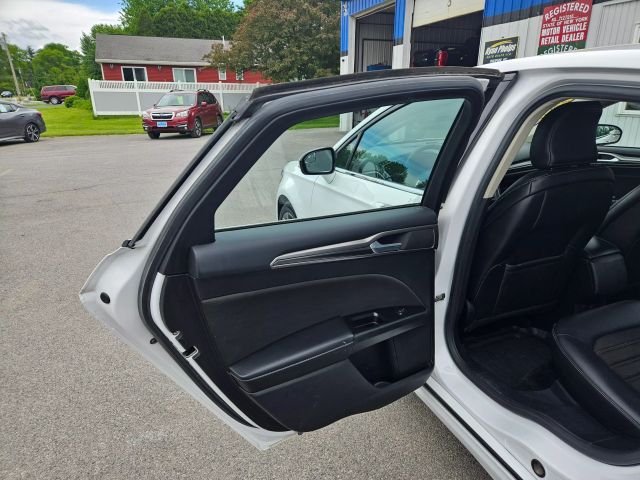 Vehicle image 22 of 49