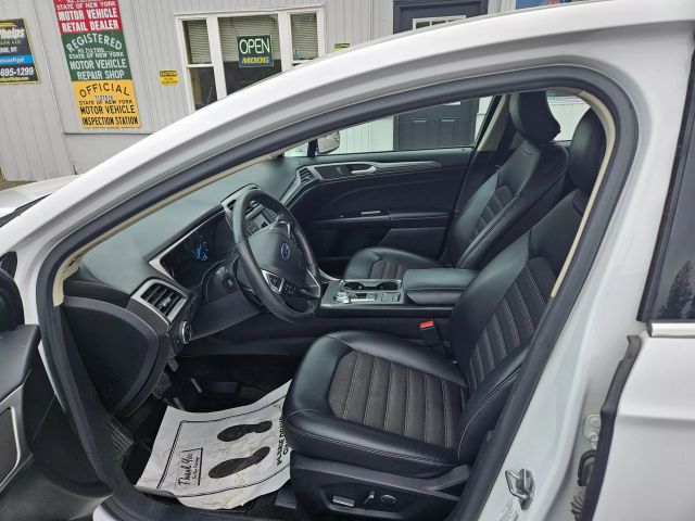 Vehicle image 27 of 49
