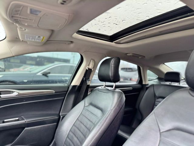 Vehicle image 12 of 19