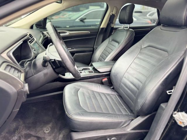 Vehicle image 11 of 19