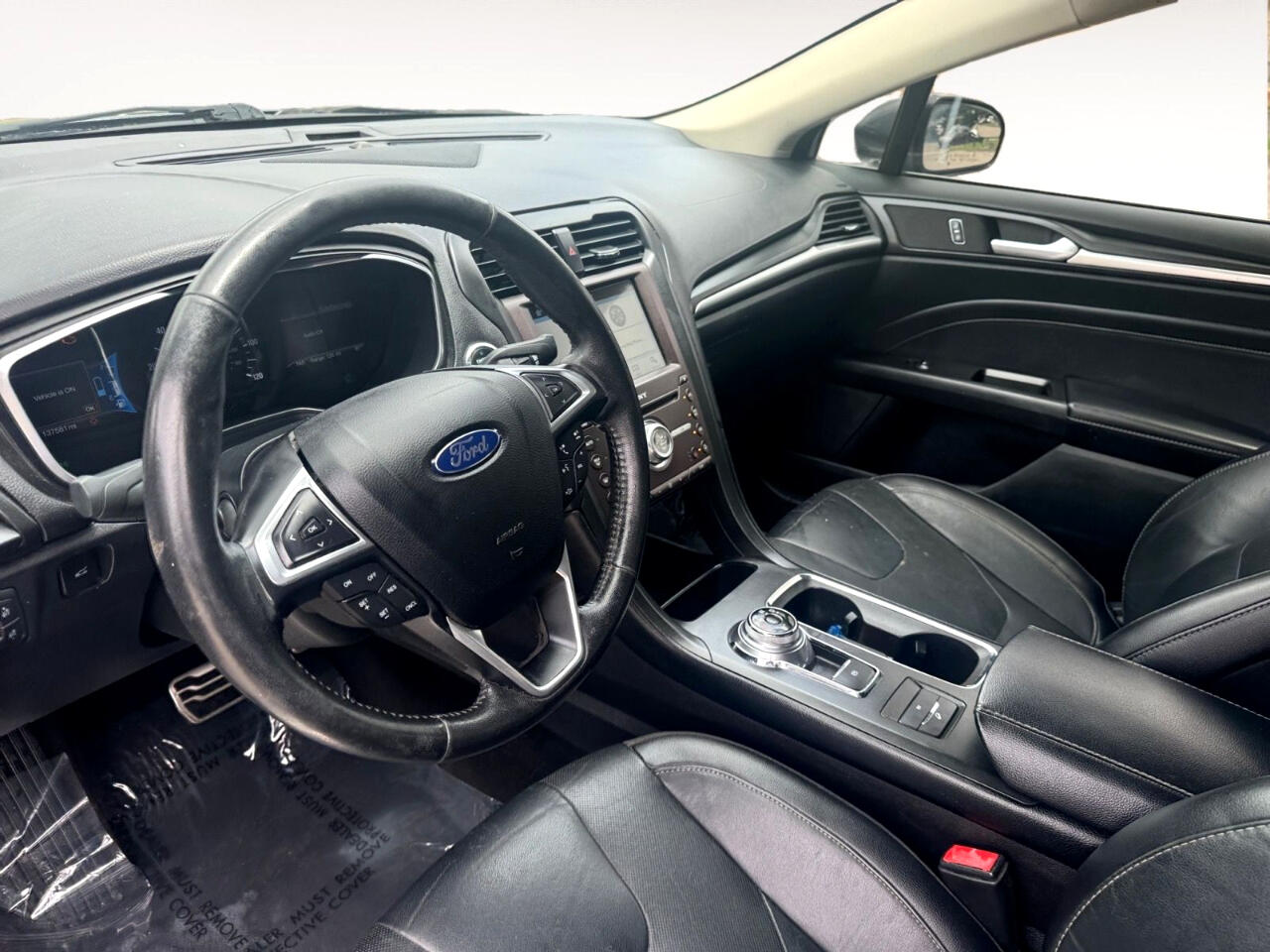 Vehicle image 19 of 25