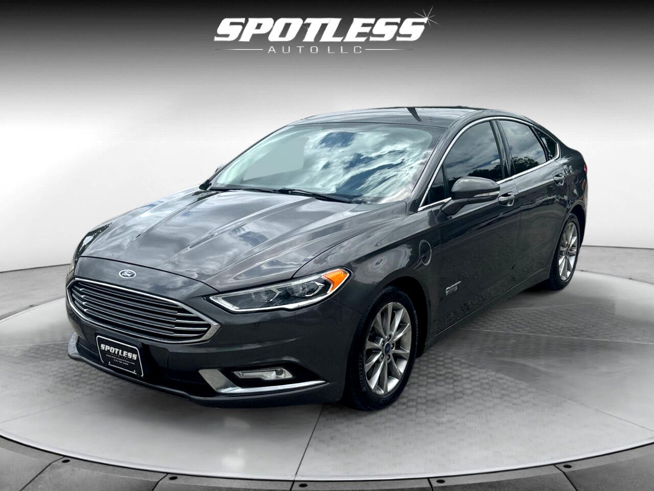 Vehicle image 2 of 25