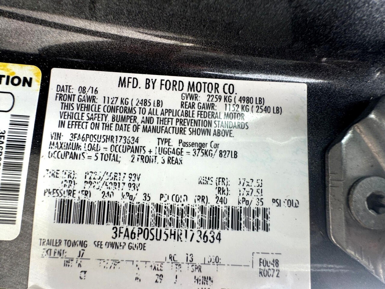 Vehicle image 17 of 25
