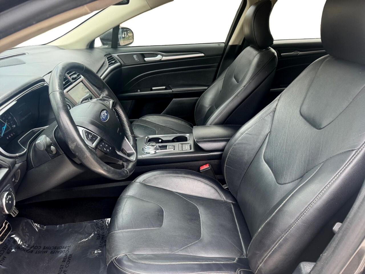 Vehicle image 18 of 25