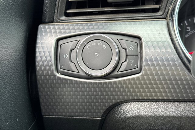 Vehicle image 32 of 54