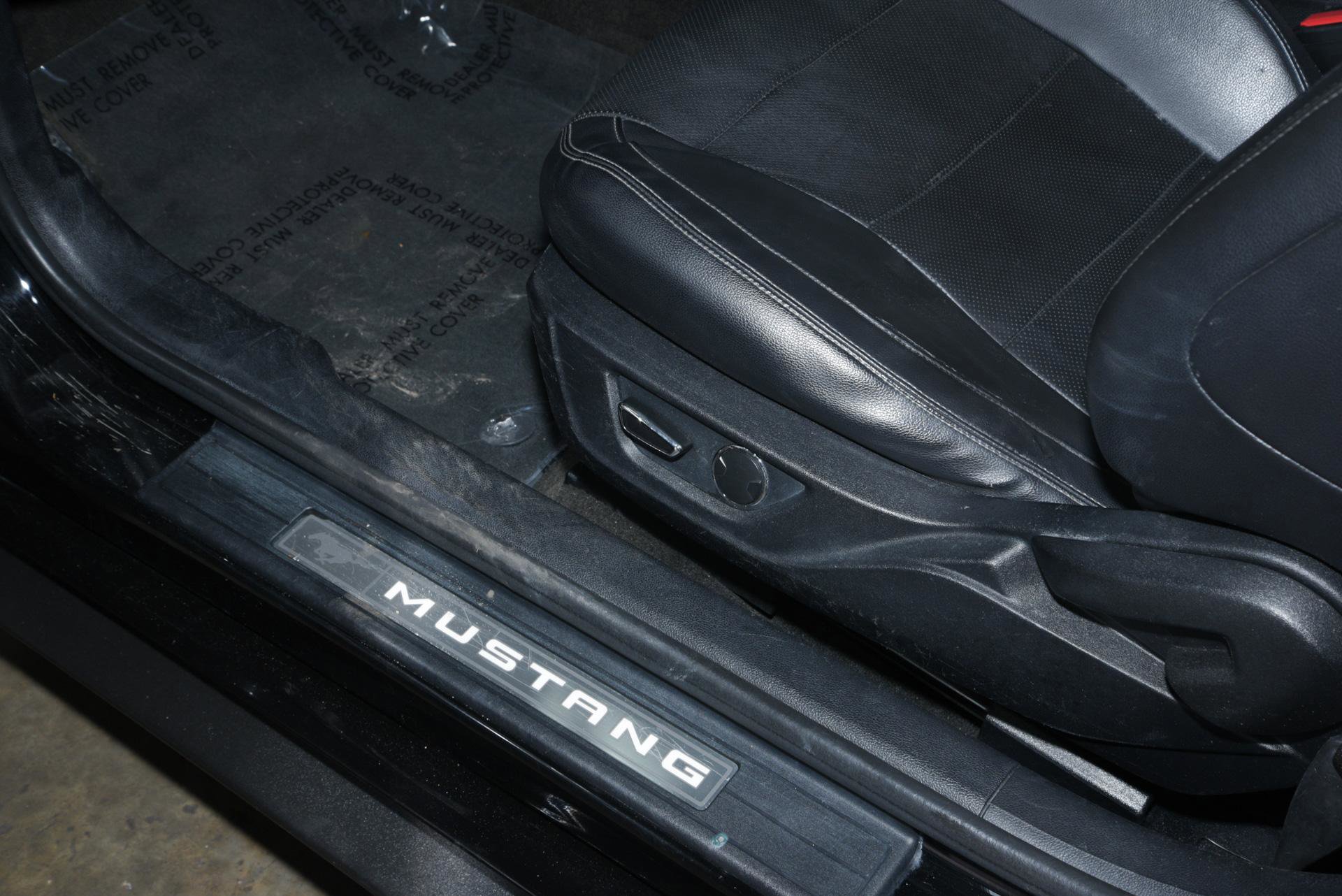 Vehicle image 13 of 29