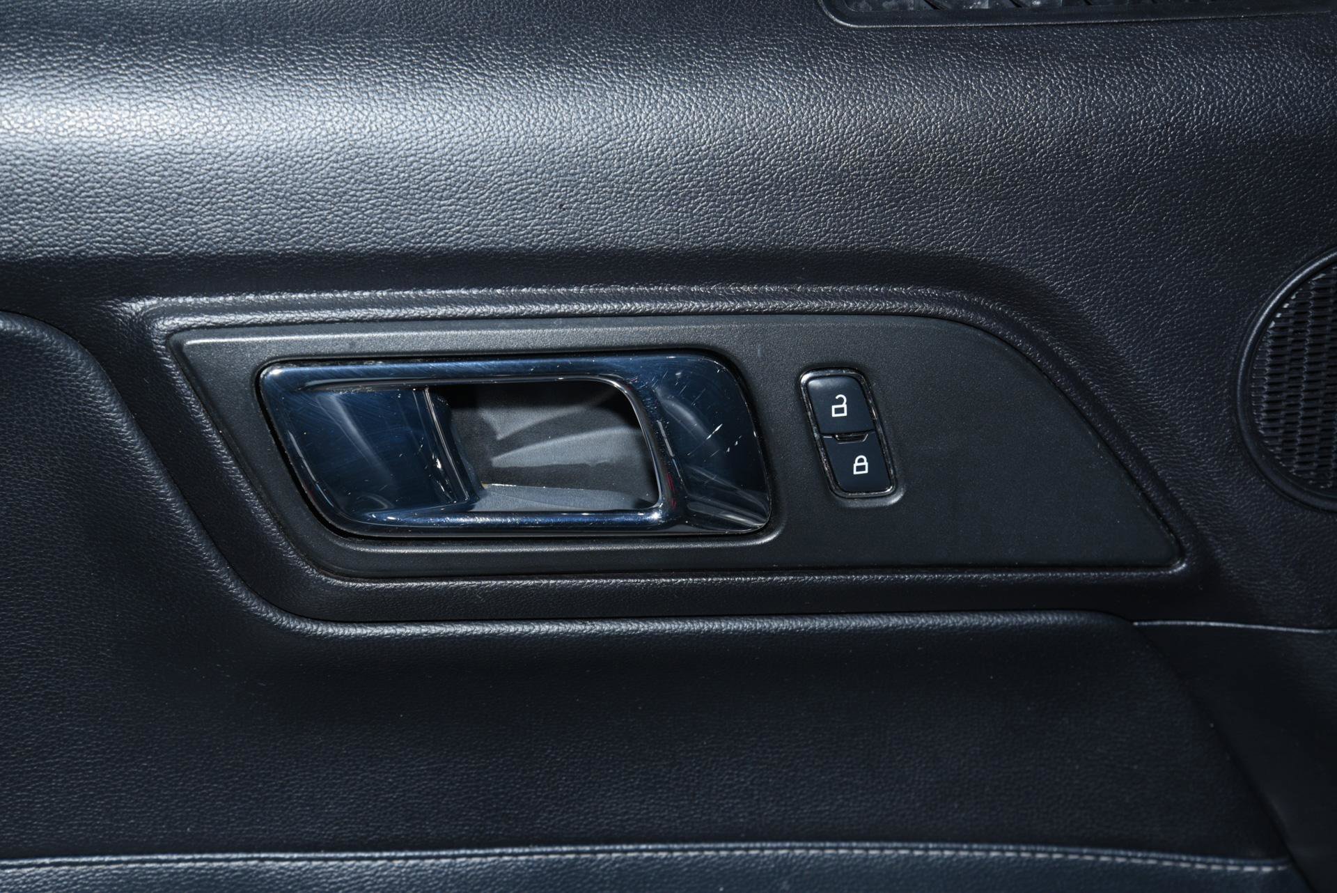 Vehicle image 19 of 29