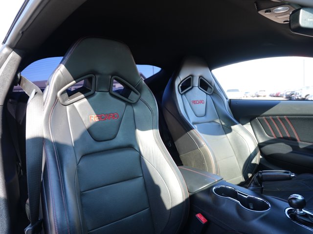 2017 Ford Mustang GT Image 13 of 27