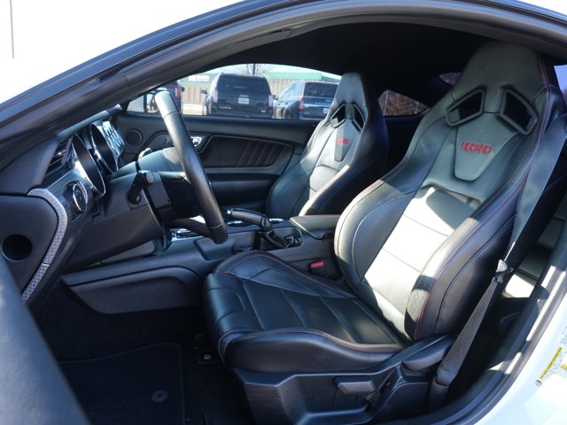 2017 Ford Mustang GT Image 12 of 27