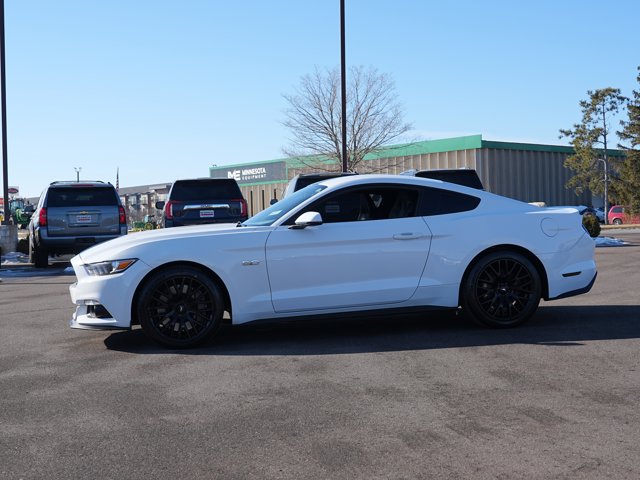 2017 Ford Mustang GT Image 2 of 27