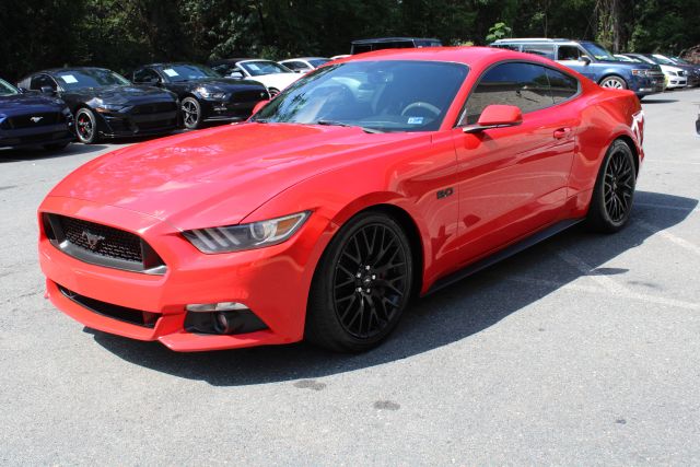 2017 Ford Mustang GT Image 2 of 31