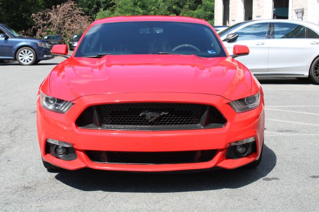 2017 Ford Mustang GT Image 3 of 31