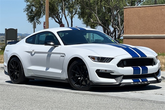 Vehicle image 4 of 36