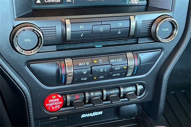 Vehicle image 33 of 36