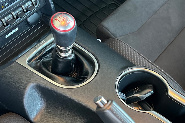Vehicle image 21 of 36