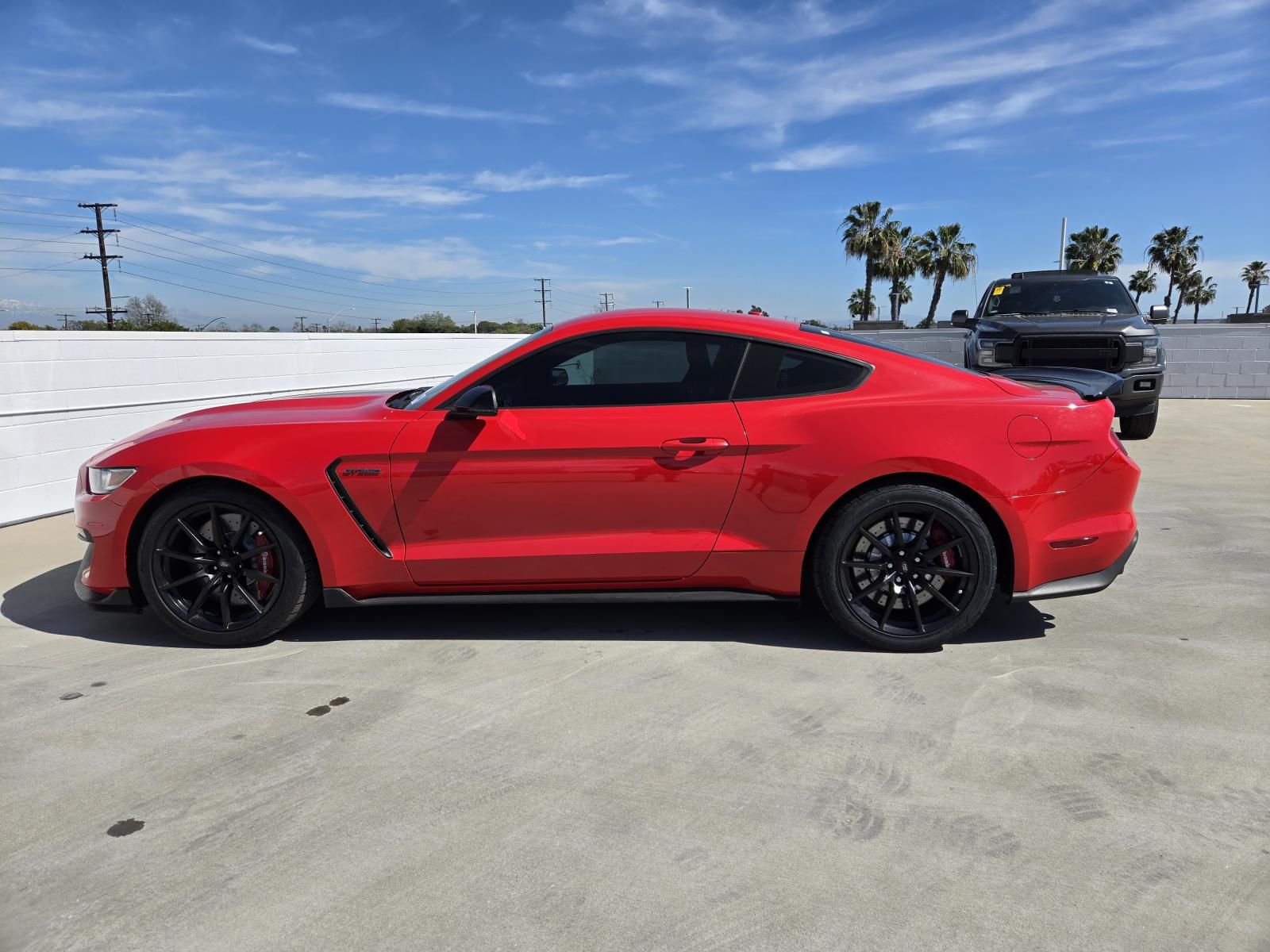 2017 Ford Mustang Shelby GT350 Image 6 of 28